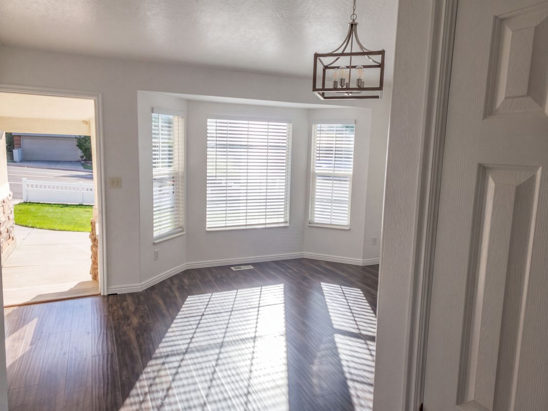 Property photo 3 of 476 S 1500 E