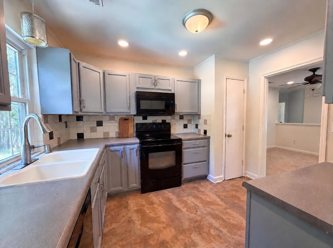Property photo 2 of 300 Indigo Rd