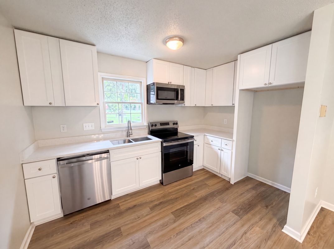 Property photo 2 of 11 Chanter Ct