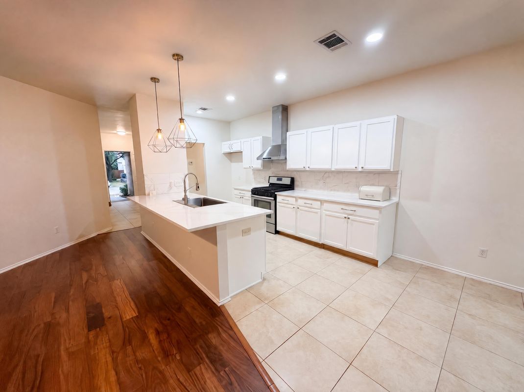 Property photo 2 of 509 Paso Fino Trl
