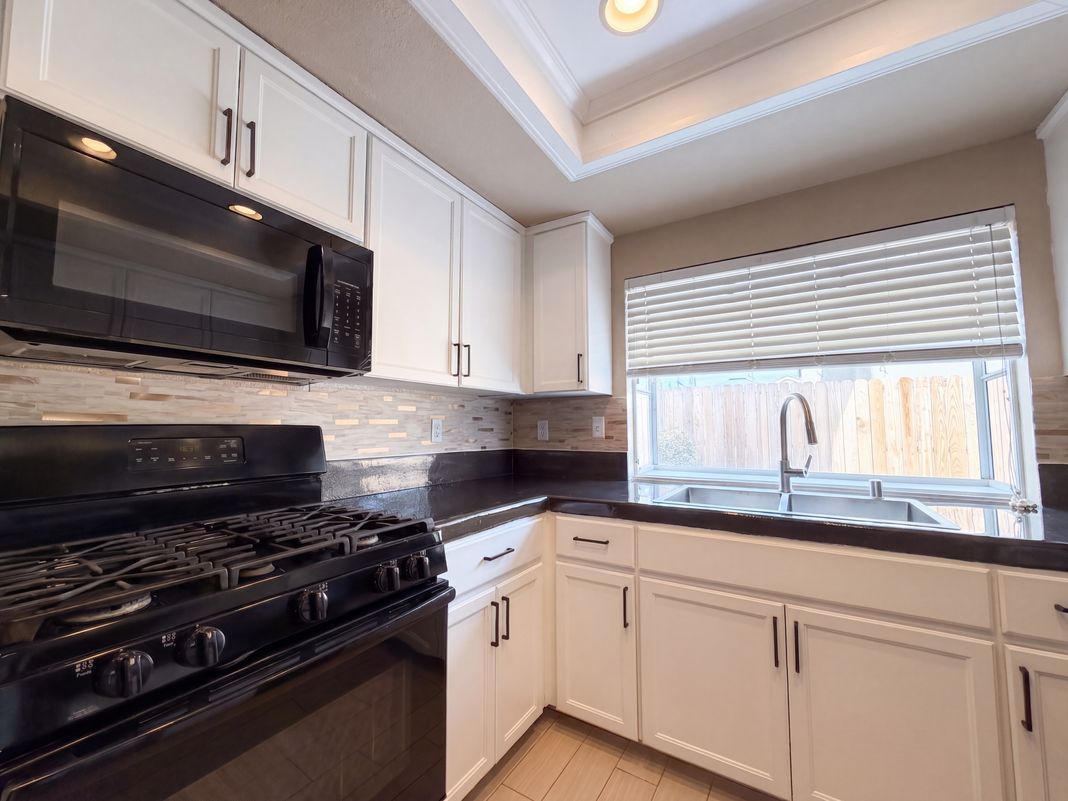 Property photo 3 of 5539 W Avenue L6