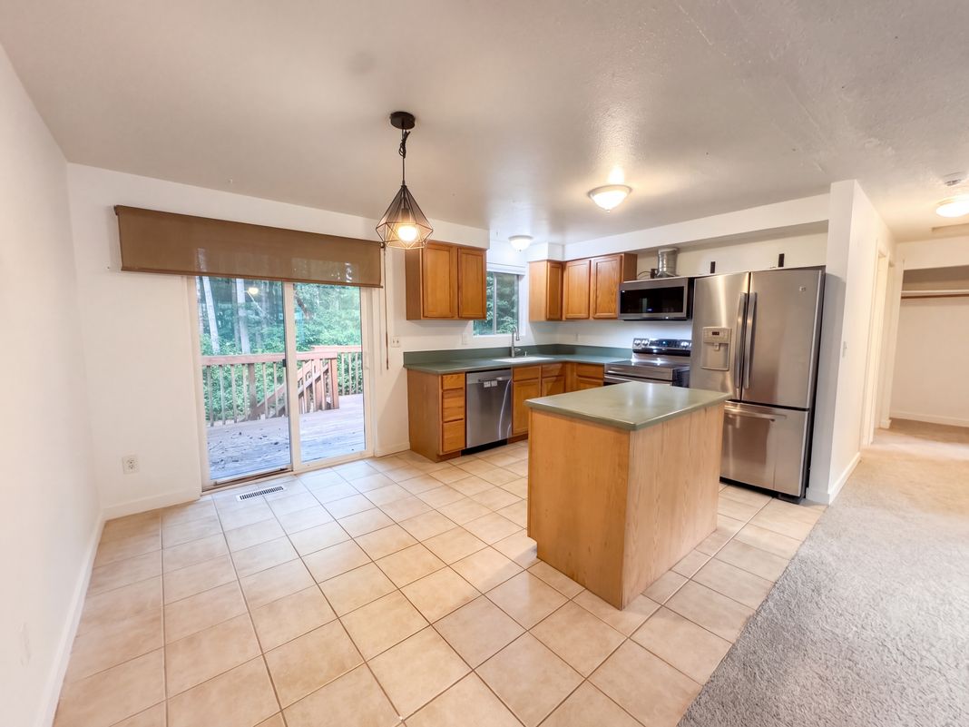 Property photo 2 of 13615 97th Ave NW