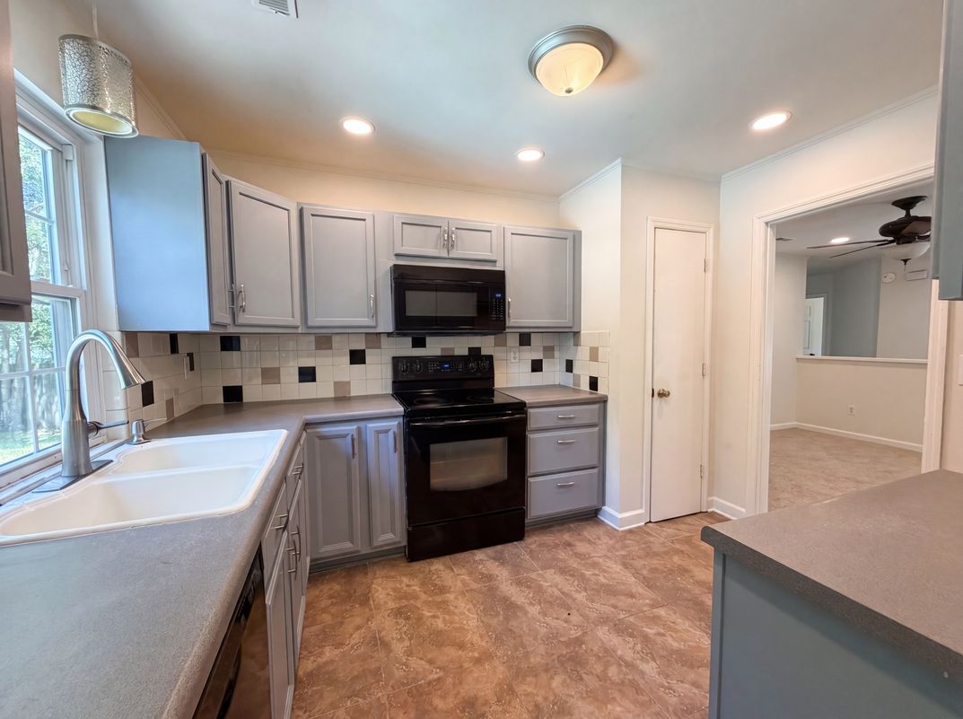 Property photo 2 of 300 Indigo Rd