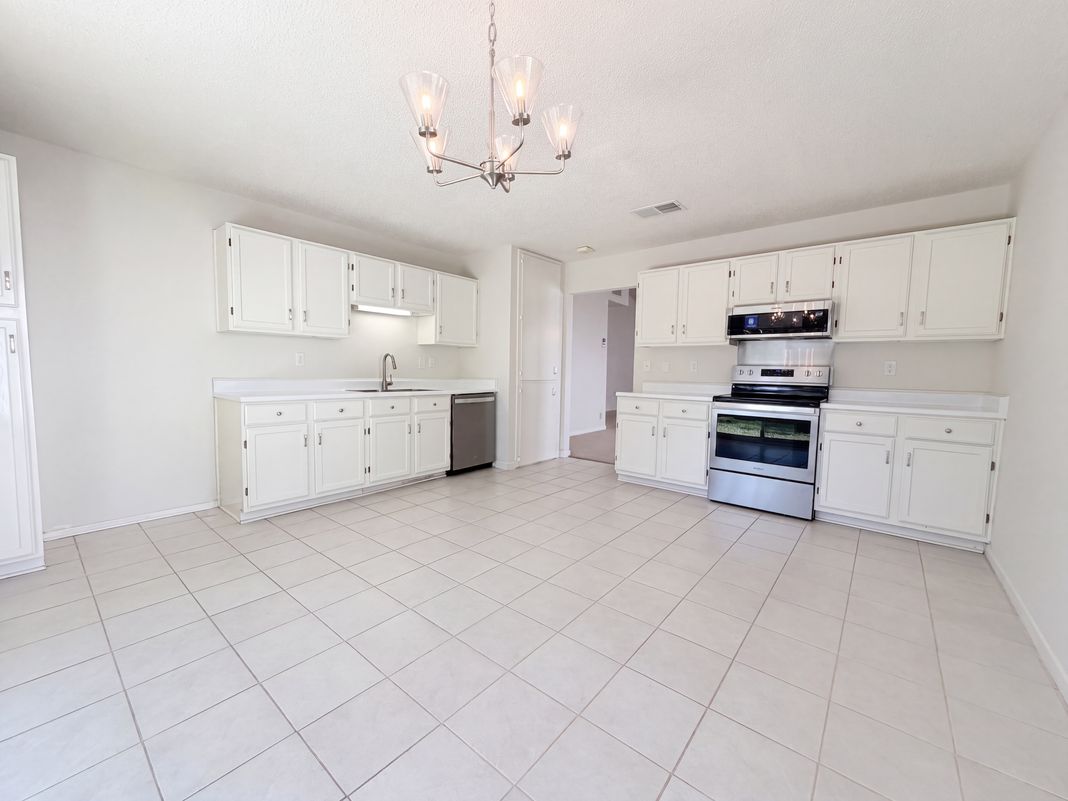 Property photo 2 of 6714 Country Swan