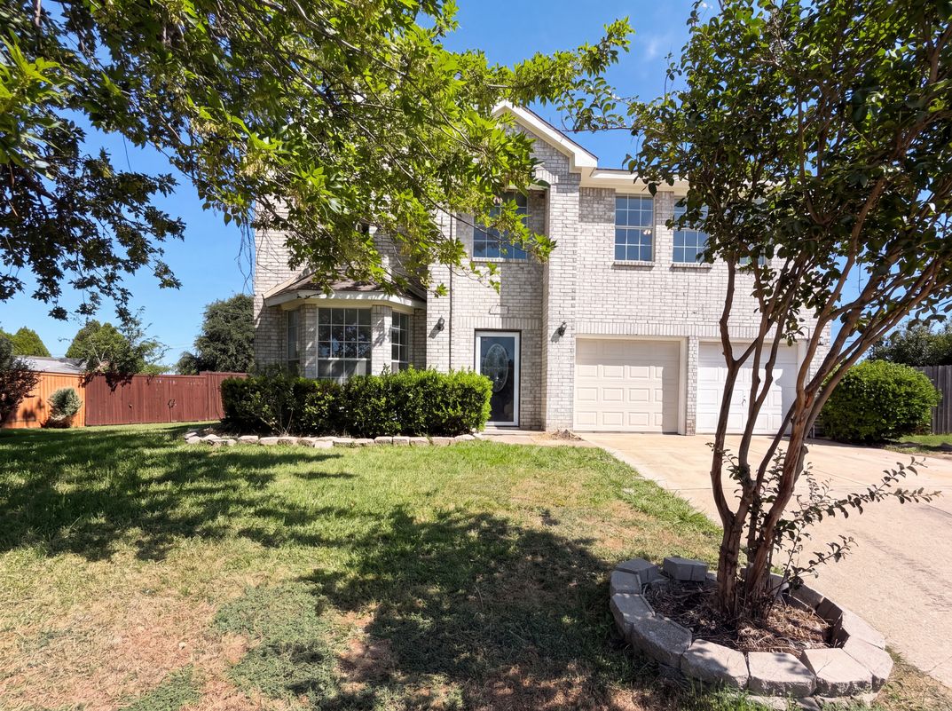 Photo 16 of 18 of 861 Pimernel Ln, Plano, TX