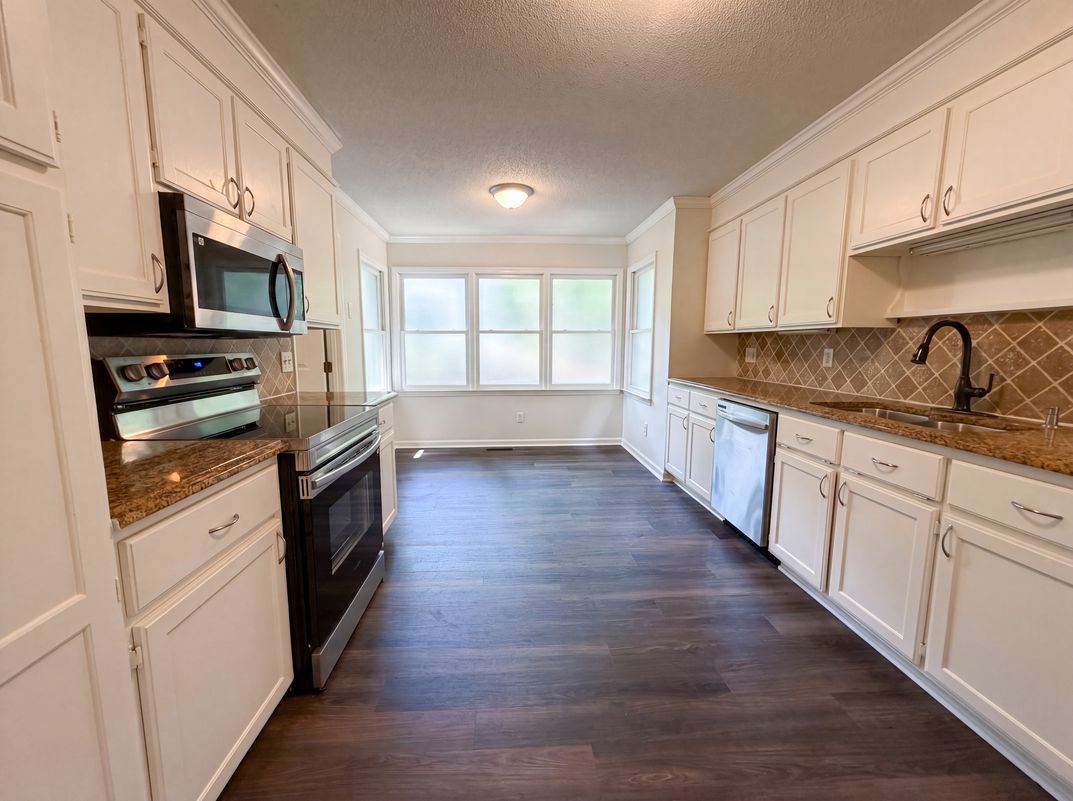 Property photo 2 of 1711 Hickory Ridge Rd