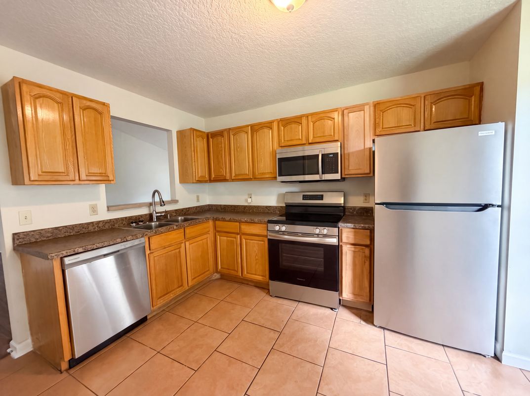 Property photo 2 of 4224 Harbor View Dr