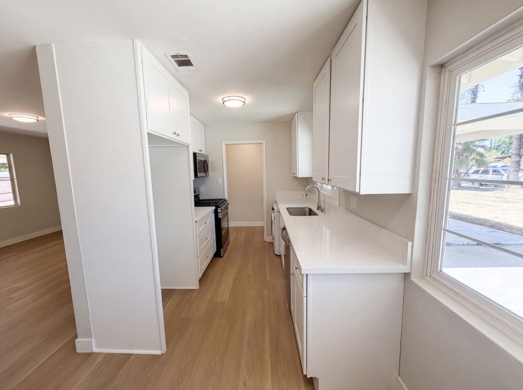 Property photo 2 of 5630 Dewey Ave