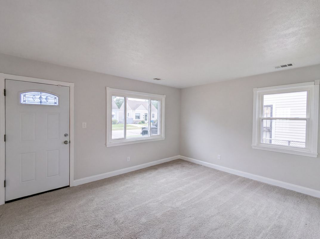 Property photo 3 of 12722 Emery Ave