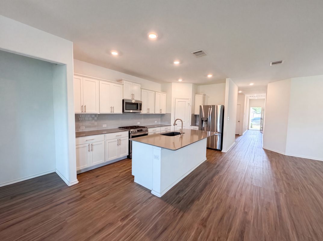 Property photo 2 of 424 Wolf Springs Rd