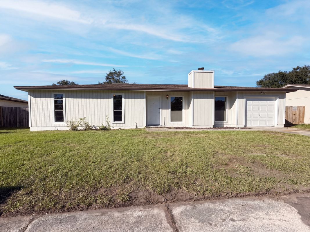 Property photo 1 of 8965 Grampian Dr N