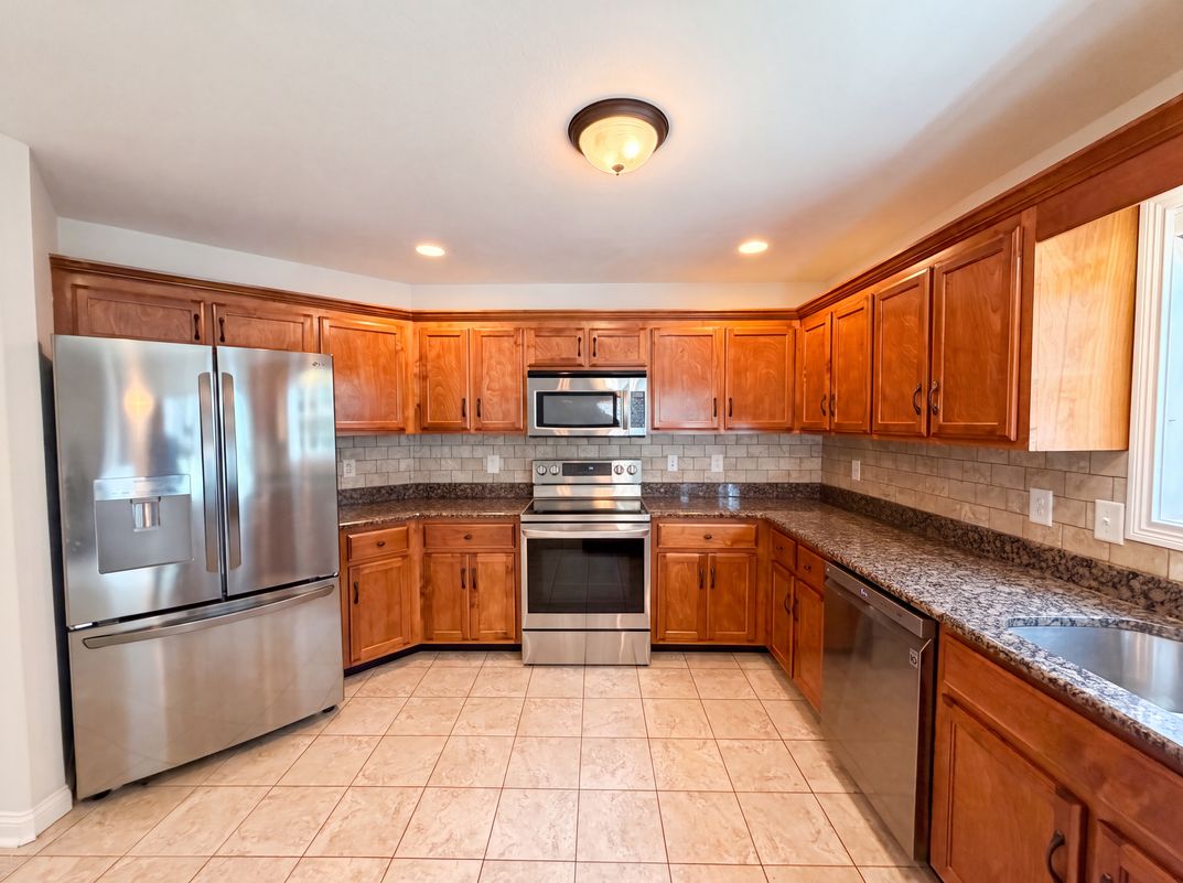 Property photo 2 of 1733 Apache Way
