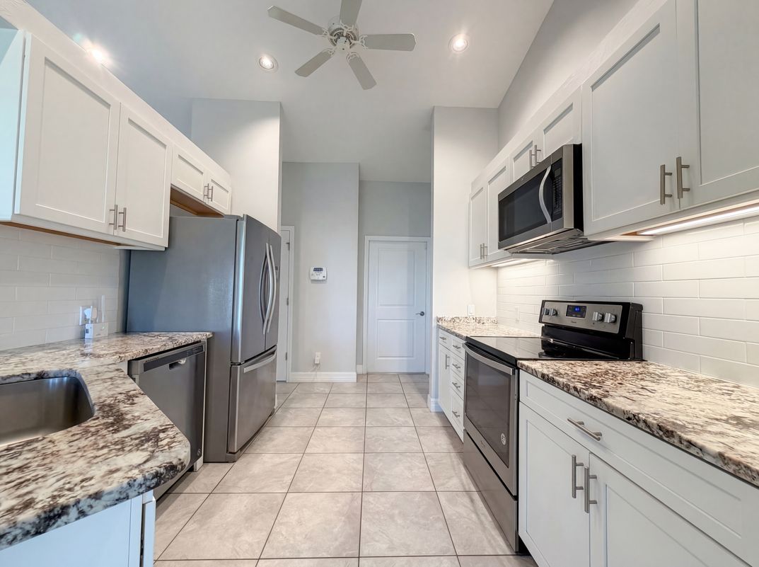 Property photo 2 of 405 San Ambrosio St