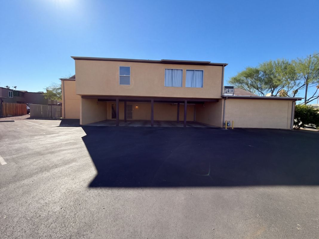 Property photo 1 of 1511 Living Desert Dr Apt B