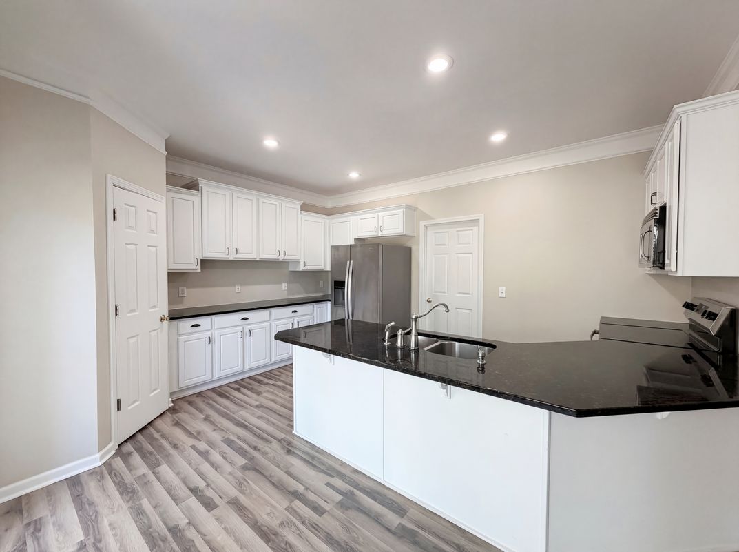 Property photo 2 of 20224 Northport Dr