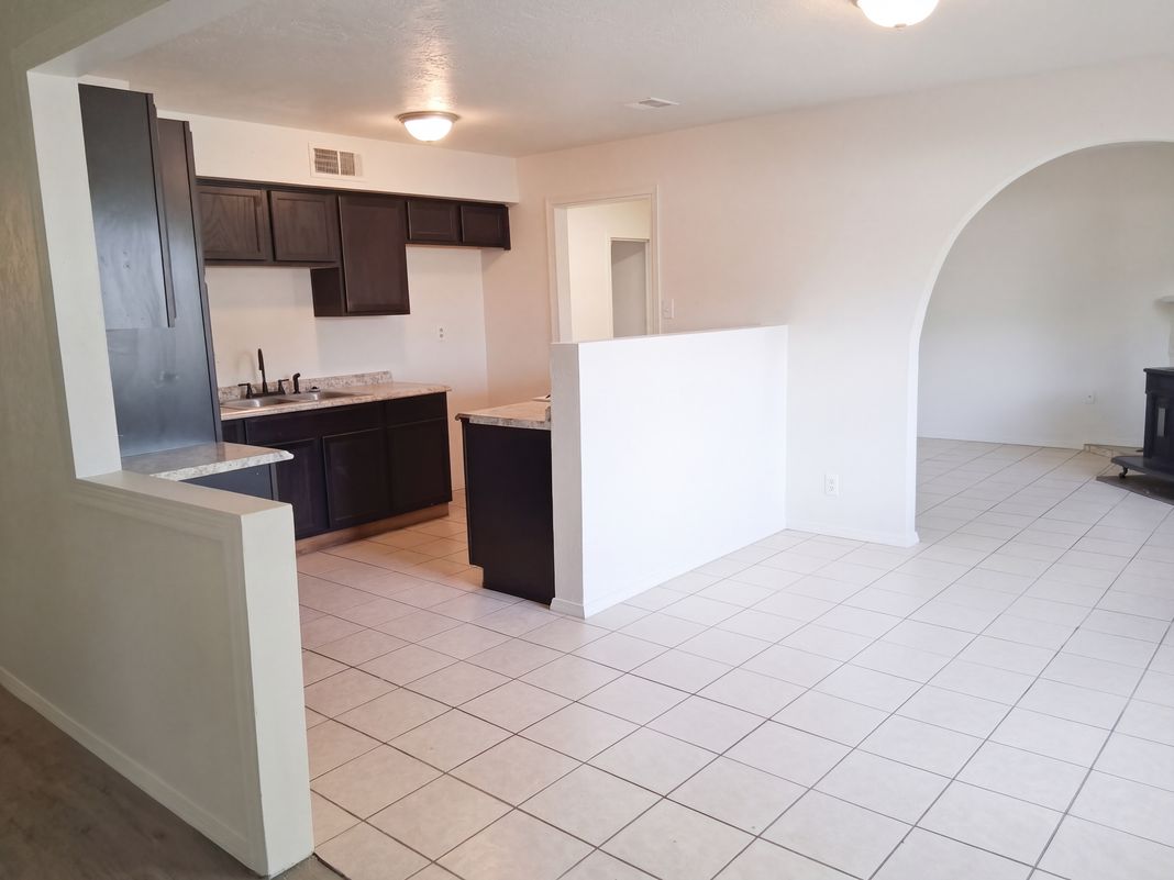 Property photo 2 of 1817 Corte Eduardo St SW
