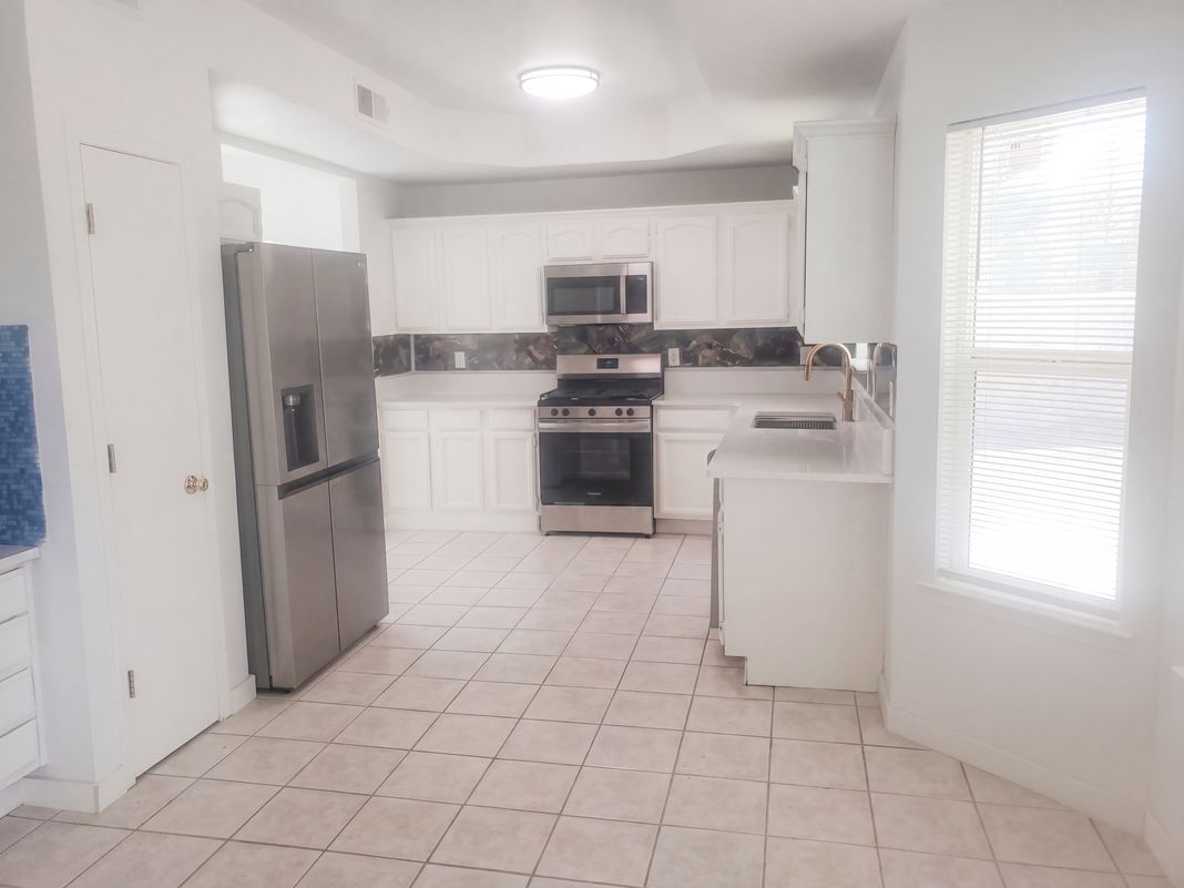 Property photo 2 of 4601 Loma Linda Cir