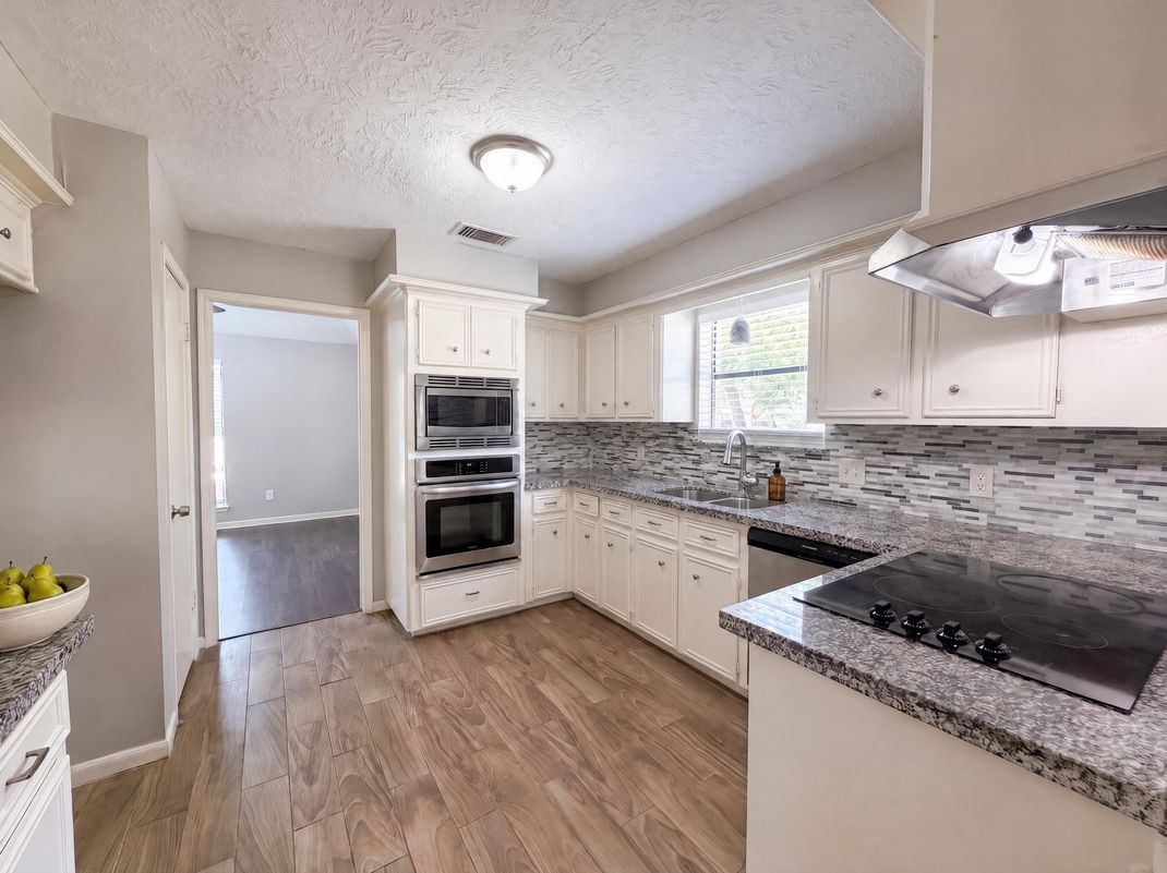 Property photo 2 of 17810 Asphodel Ln