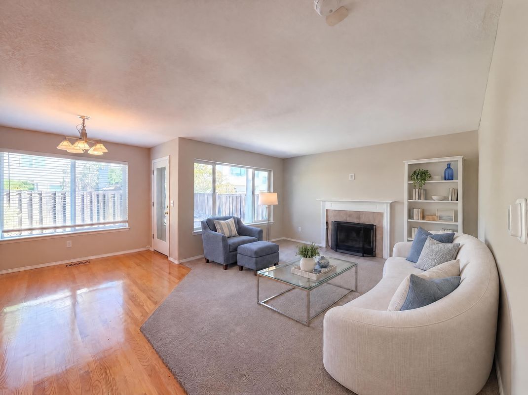 Property photo 3 of 1267 NE Morning Sun Dr