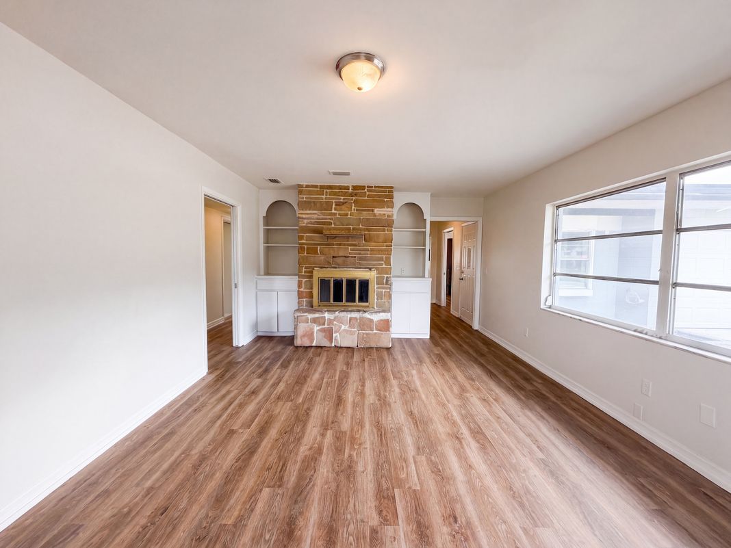 Property photo 3 of 6907 Spencer Cir