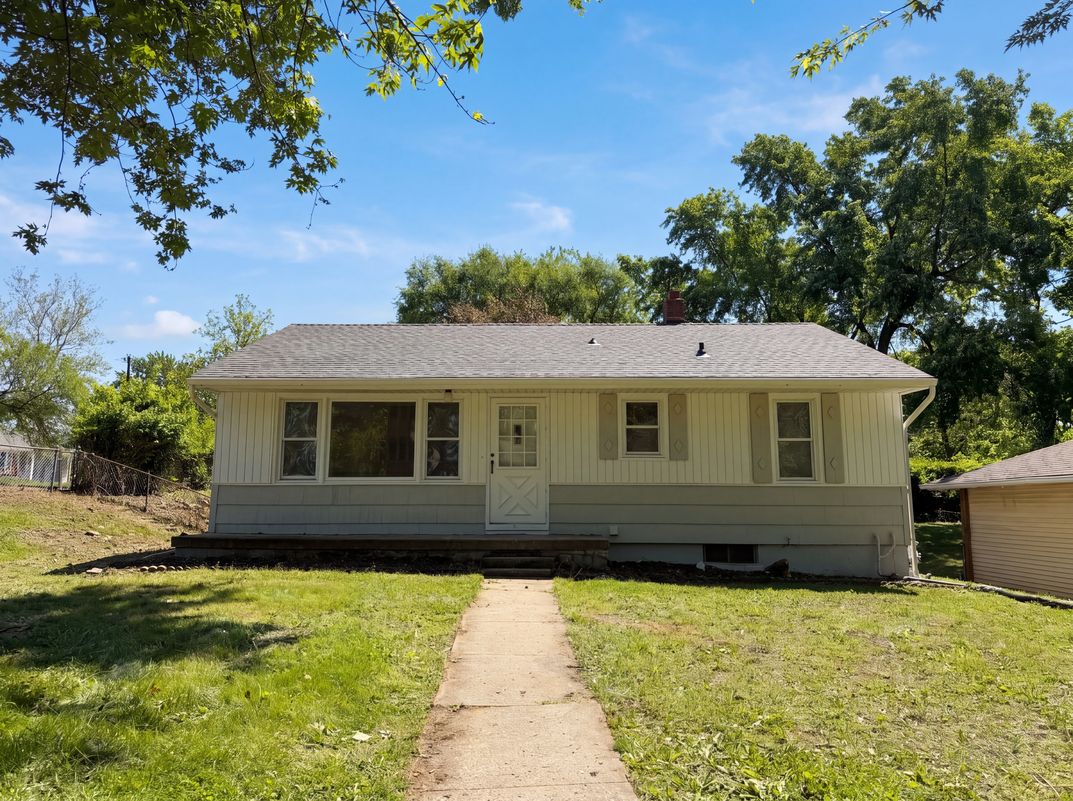 Property photo 1 of 5333 N Euclid Ave