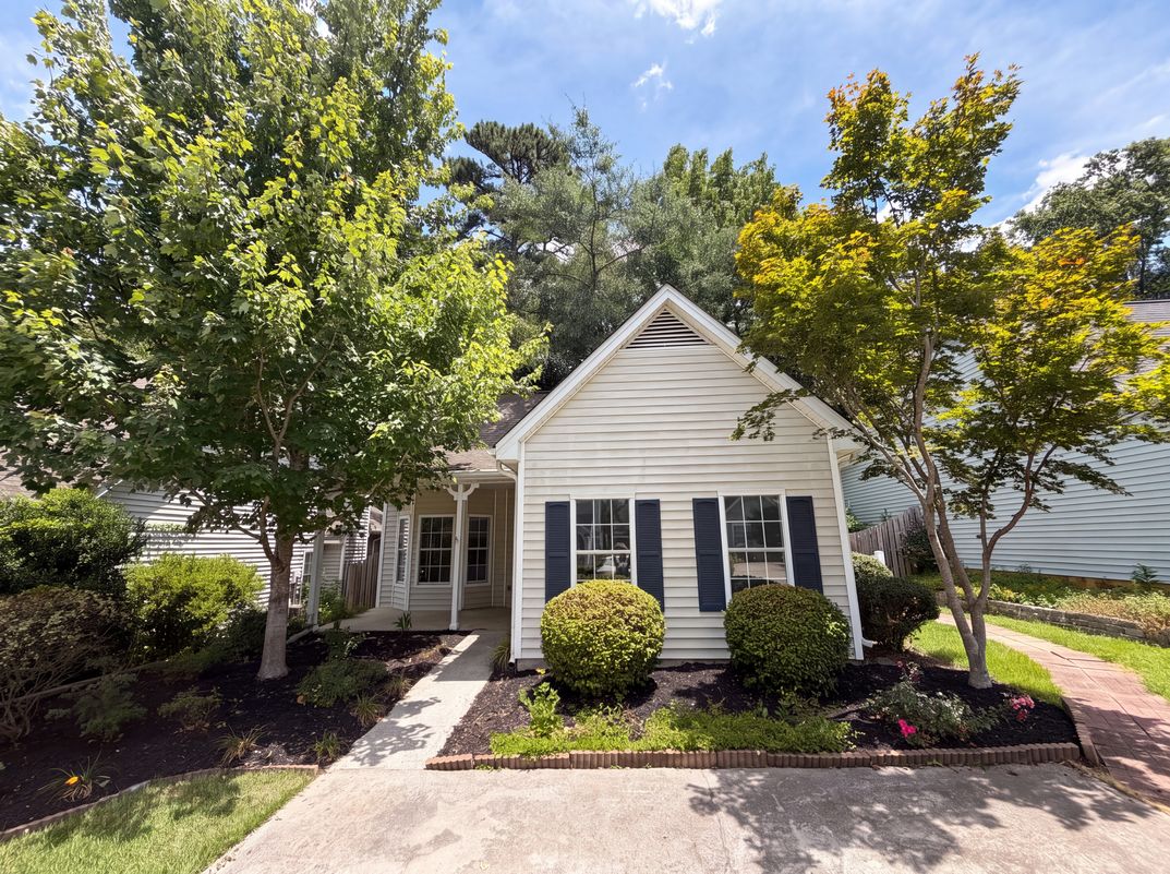 Property photo 1 of 130 Fredricksburg Way