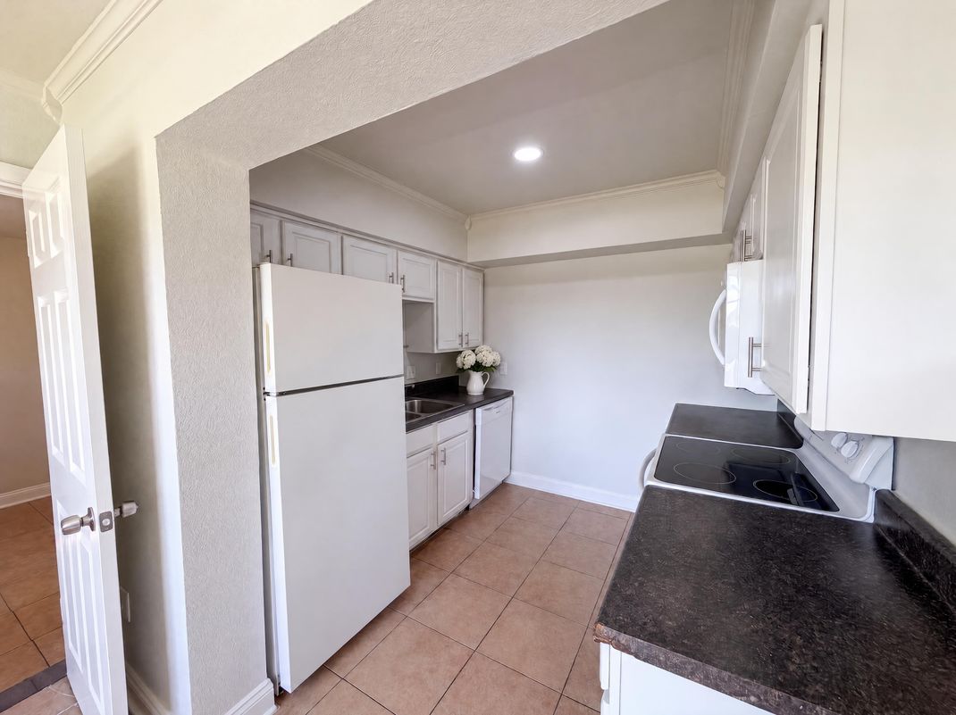 Property photo 2 of 3225 Cleveland Heights Blvd