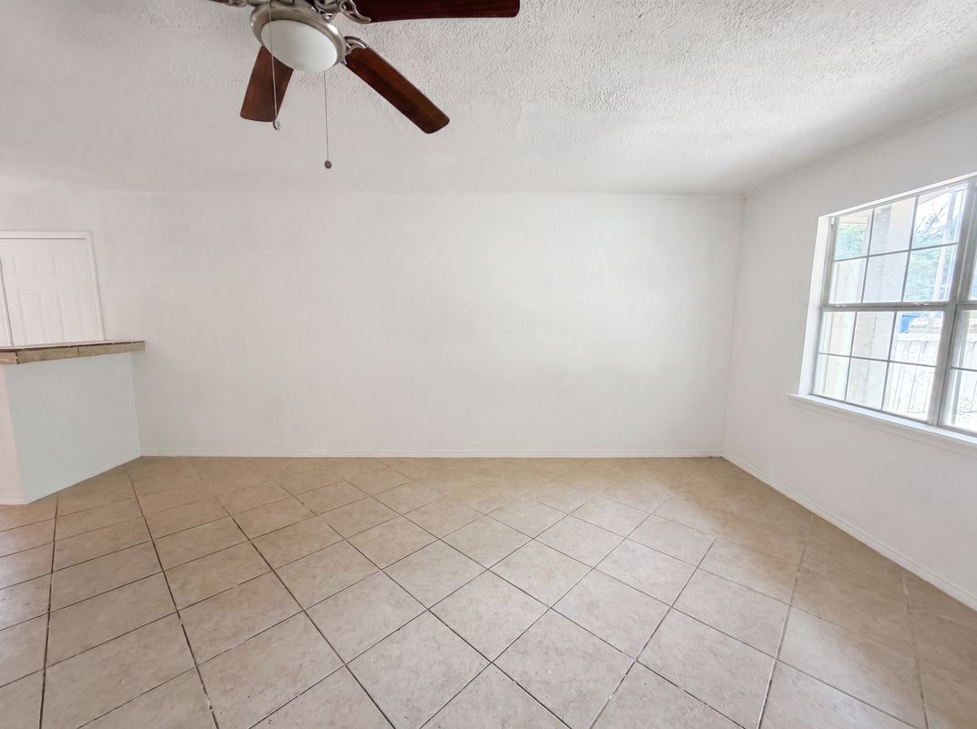 Property photo 3 of 2210 Ben Hur St