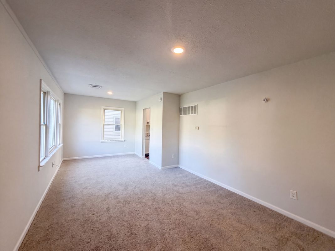Property photo 3 of 2785 Linview Ave