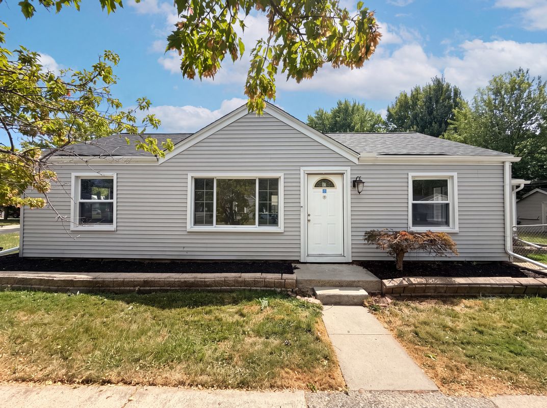 Property photo 1 of 26375 Normandy St