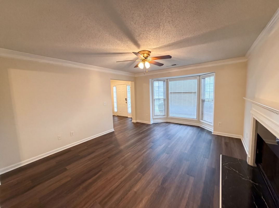 Photo 10 of 34 of 215 Twin Brook Way, Lawrenceville, GA