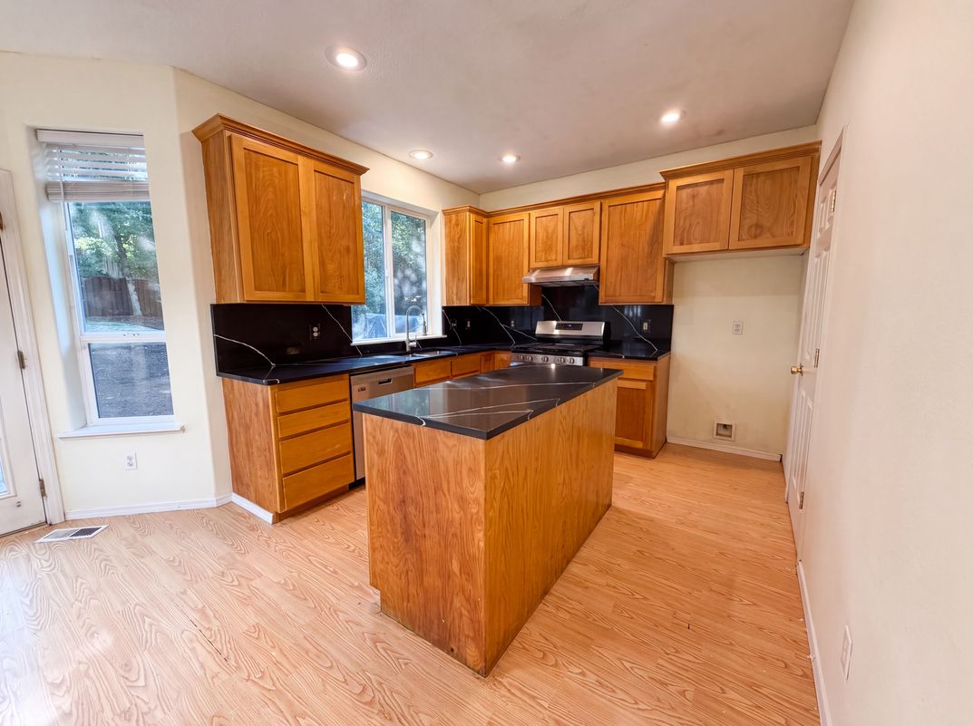 Property photo 2 of 8348 SE 140th Ct