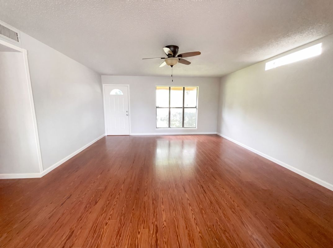 Property photo 3 of 3801 Grecian Ct