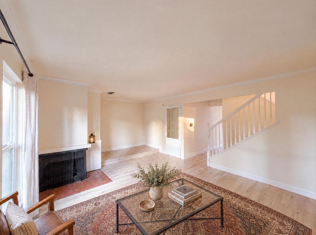 Property photo 3 of 208 Touchstone Pl