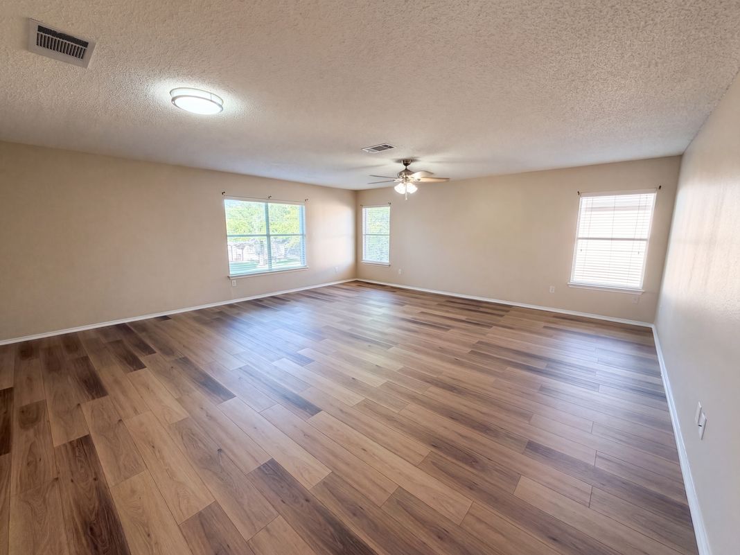 Property photo 3 of 2727 High Point Dr