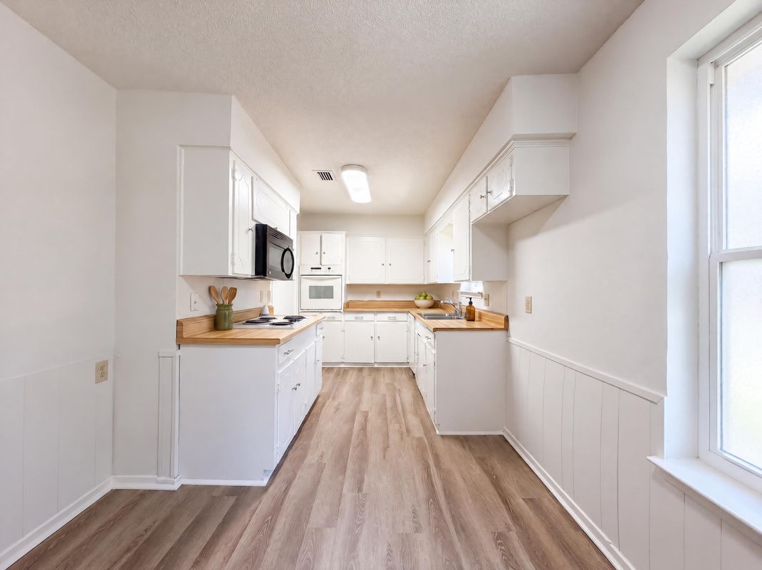 Property photo 2 of 1136 Kris St