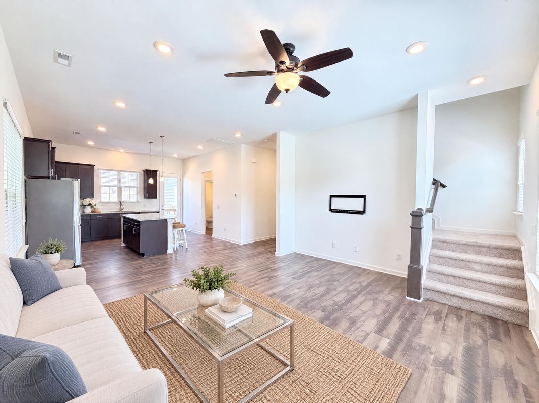Property photo 3 of 9431 Ainslie Downs St