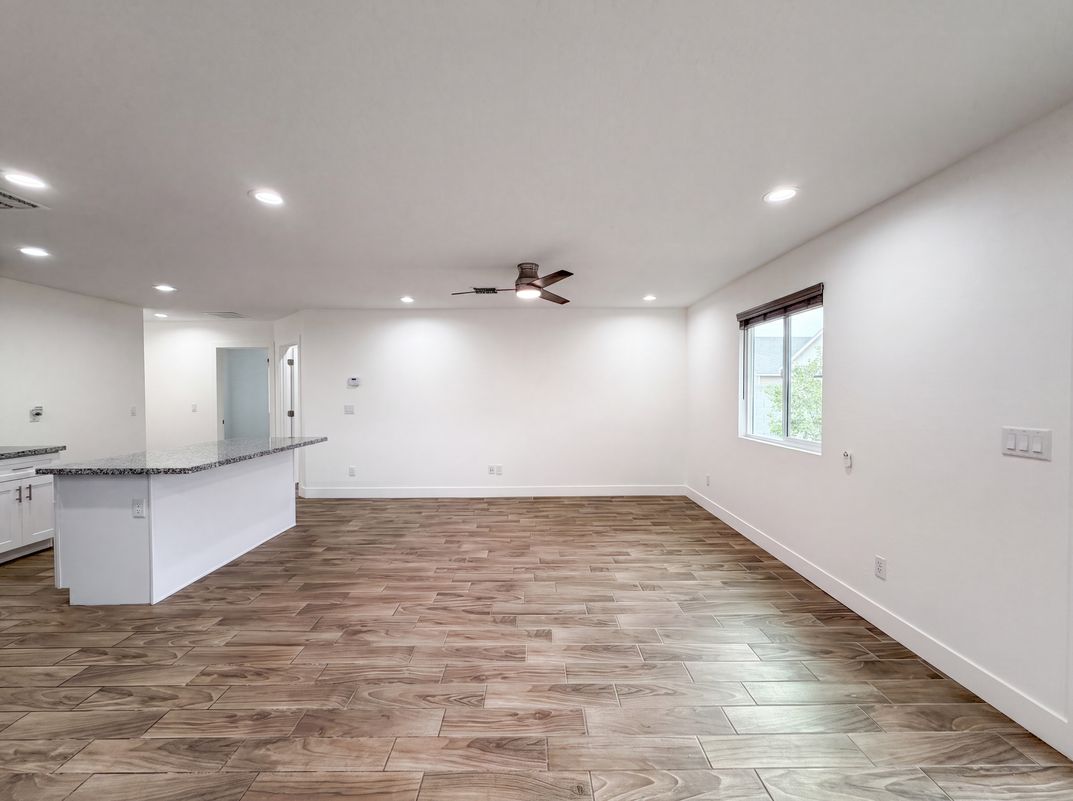 Property photo 3 of 5713 S 13th Ave