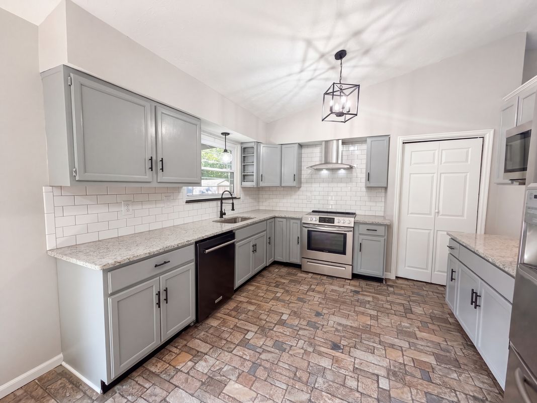Property photo 2 of 1148 Navaho Dr
