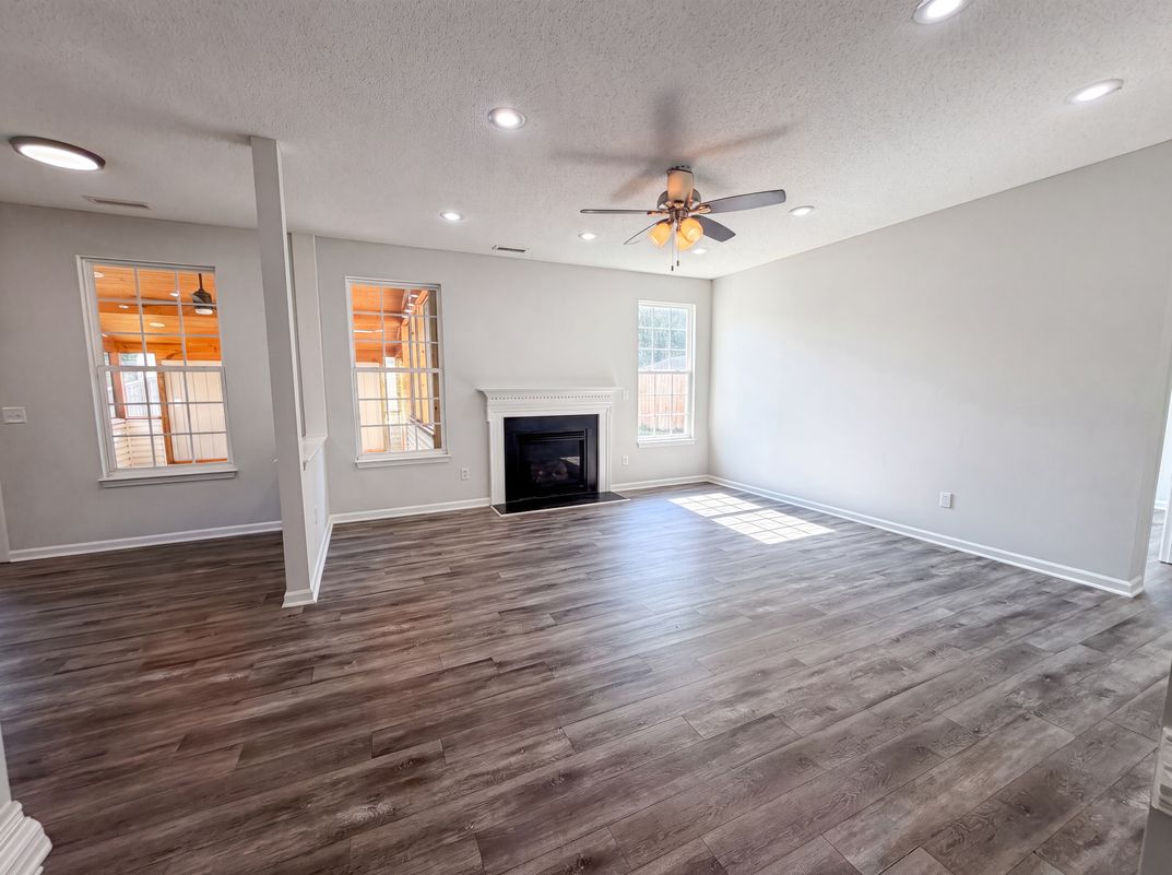 Property photo 3 of 2618 Dutch Grove Cir