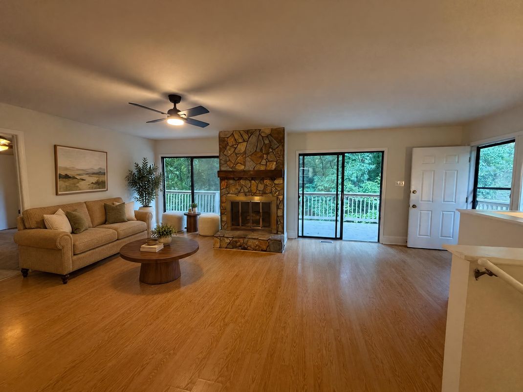 Property photo 3 of 4043 Windward Dr