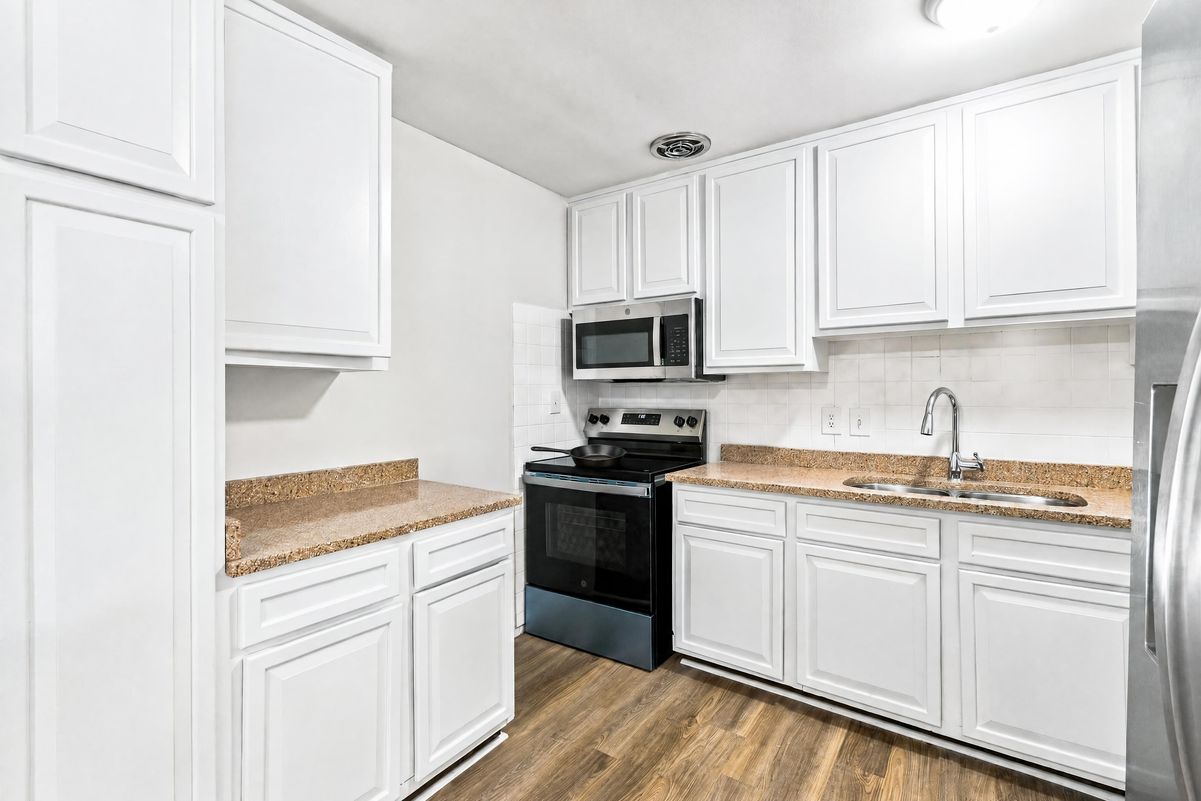 Property photo 2 of 4916 Longhorn Dr