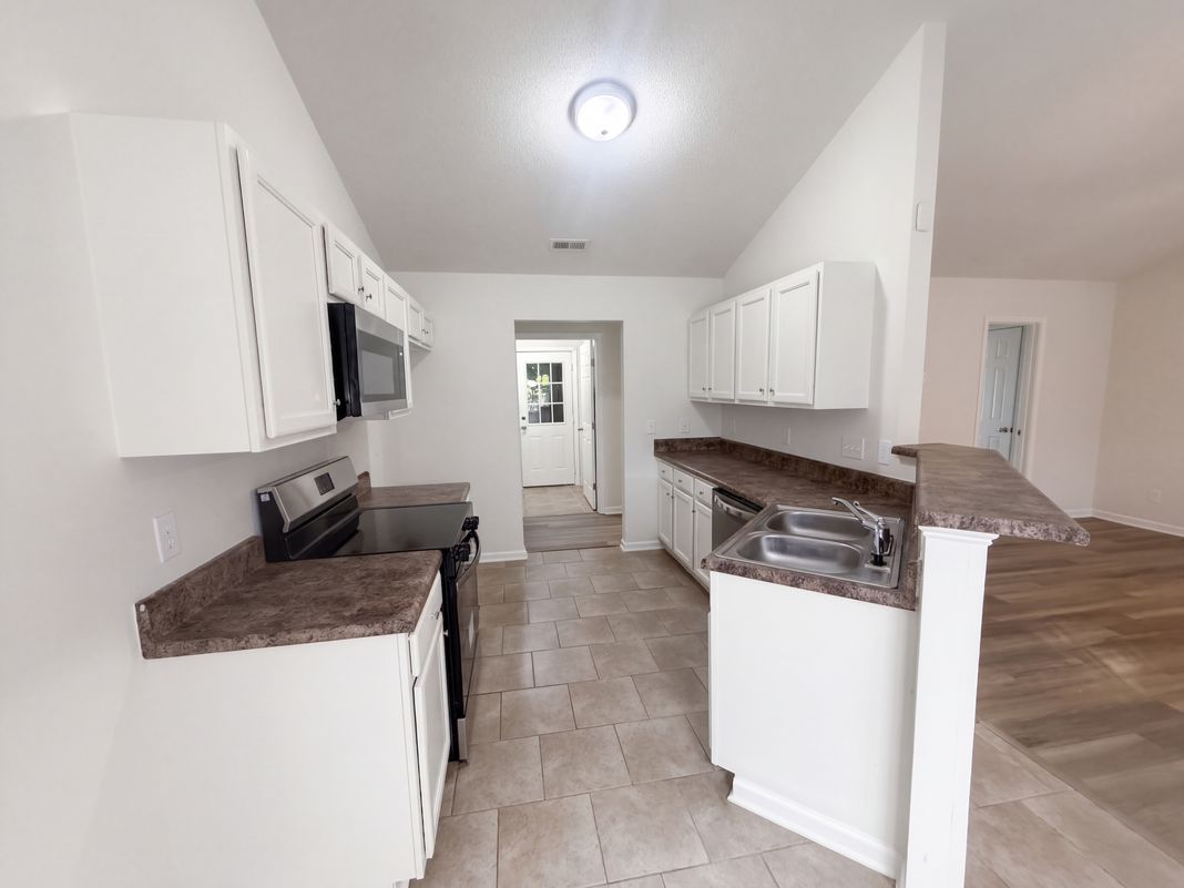Property photo 2 of 207 Hurston Way