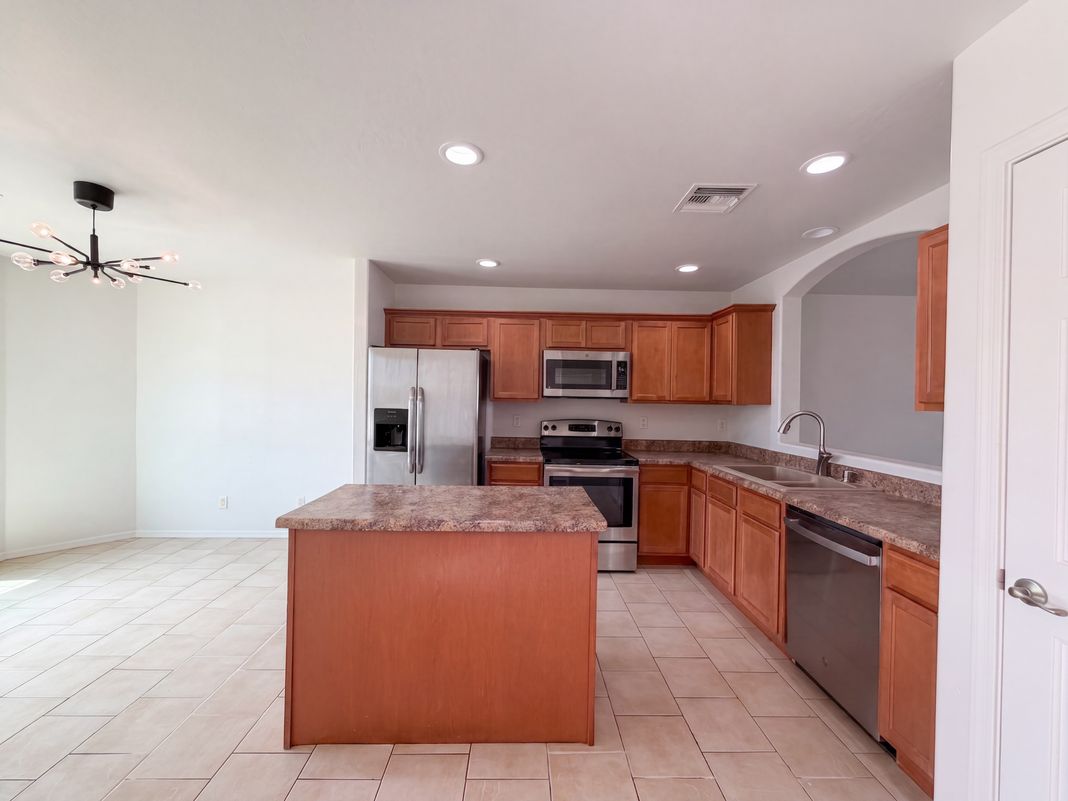 Property photo 2 of 10564 W Buena Vista Dr