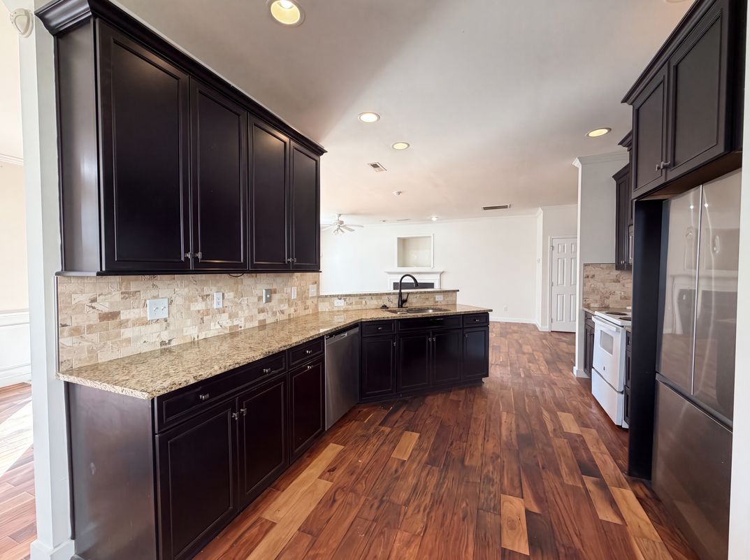 Property photo 2 of 9325 Ayscough Rd
