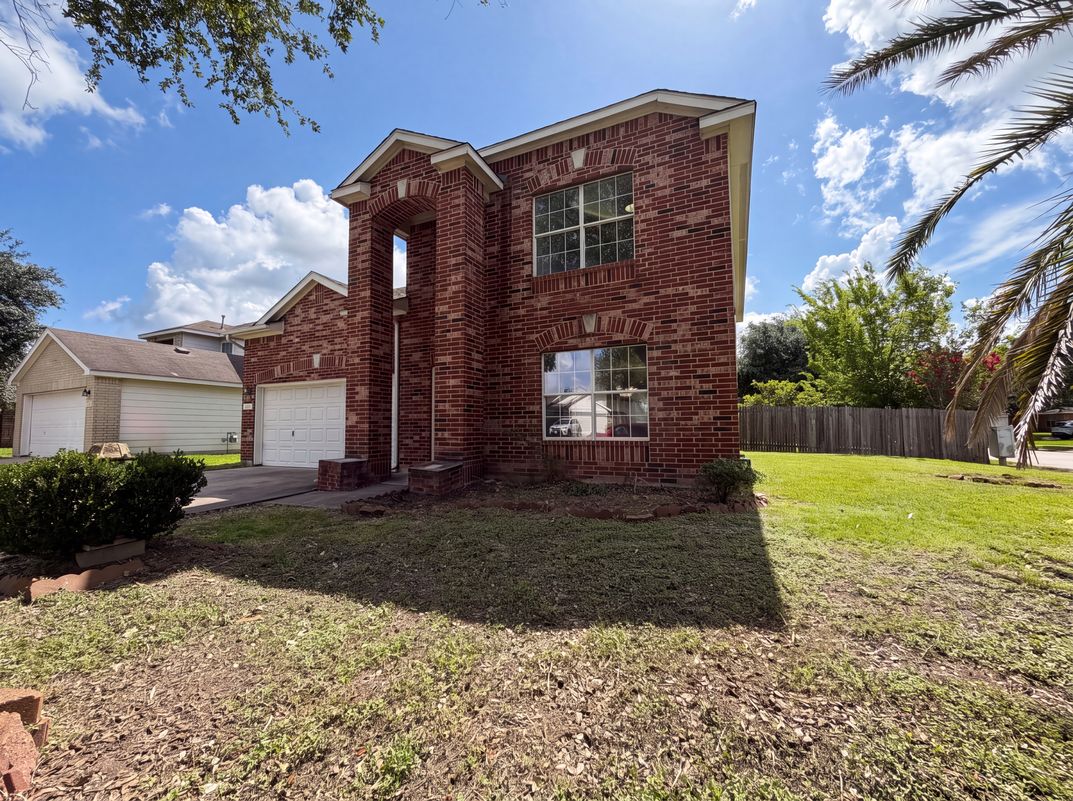 Photo 17 of 22 of 16519 Eaglewood Shadows Dr, Sugar Land, TX