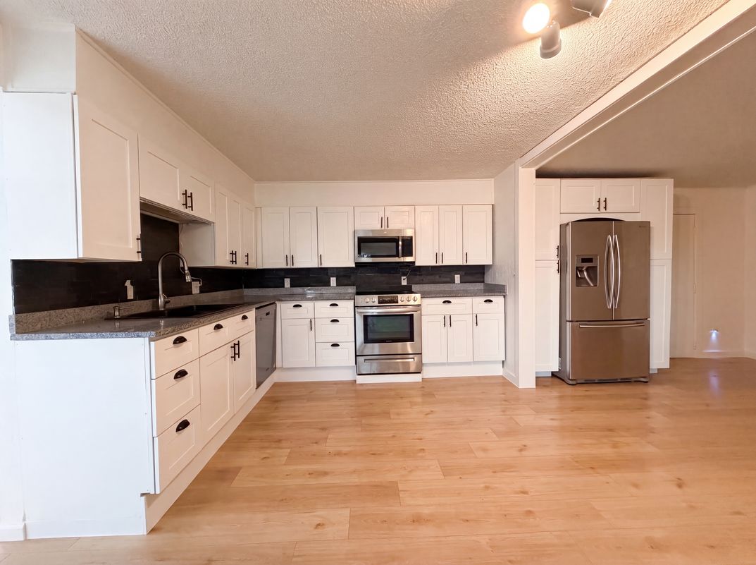 Property photo 2 of 15967 Echo Rd