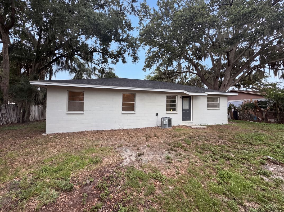 Photo 5 of 20 of 4209 E Alene Dr, Tampa, FL