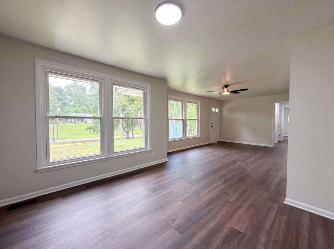 Property photo 3 of 724 Woodmere Dr