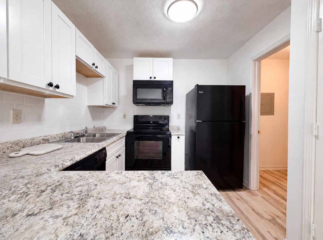 Property photo 2 of 131 Bentley Pl